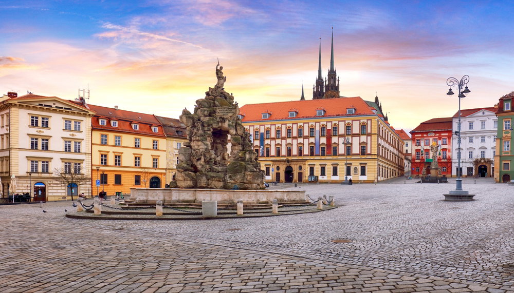 Największe miasto Moraw wyrosło na średniowiecznym grodzie (fot. Shutterstock)