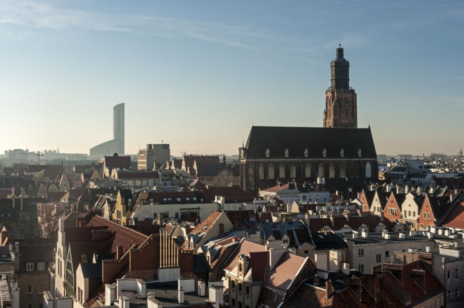 Jedną z najpopularniejszych wieży widokowych w Polsce jest Sky Tower Wrocław (fot. Getty Images)