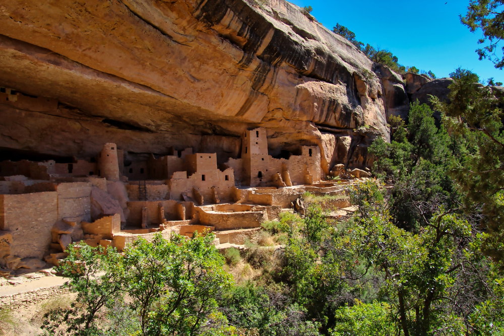 Park Narodowy Mesa Verde to archeologiczny skarb. Można tu podziwiać osiedla zbudowane w ścianie kanionu