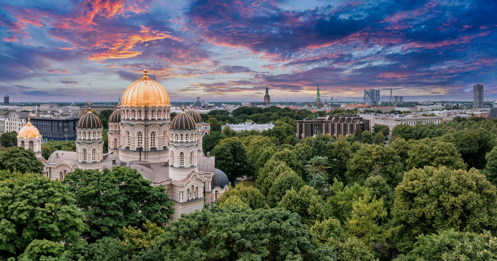 Ryga zachwyca architekturą i kusi restauracjami. Co warto zobaczyć w stolicy Łotwy?
