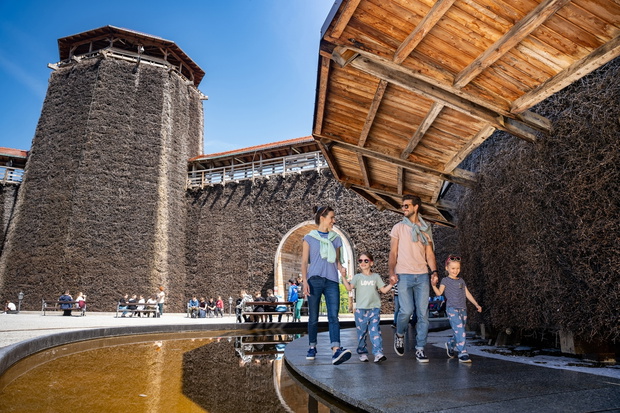 57fc1e3d9911f4ad66b9a00756144cbde5024a29-69d37a0