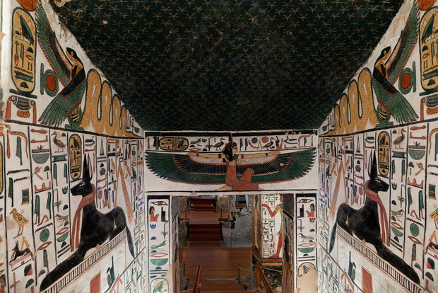Grobowiec Nefertari uznawany jest za jeden z najpiękniej zdobionych pochówków epoki faraońskiej