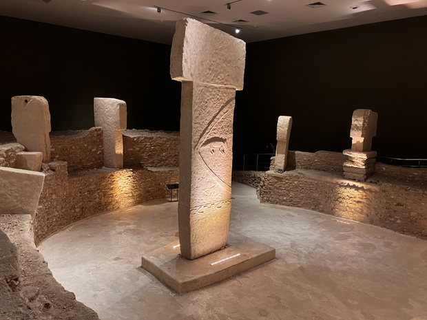 Wewnątrz Muzeum Archeologicznego można zobaczyć rekonstrukcję słynnego Göbeklitepe