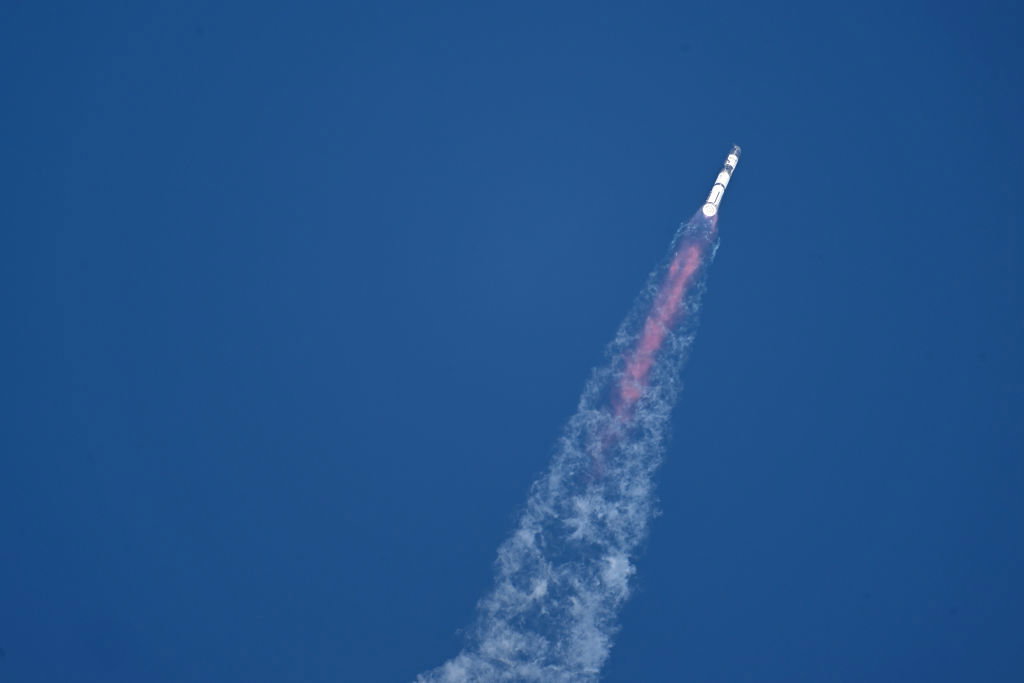 Bez pałeczek, za to z bananem. Czy szósty lot testowy największej rakiety świata Starship był sukcesem?