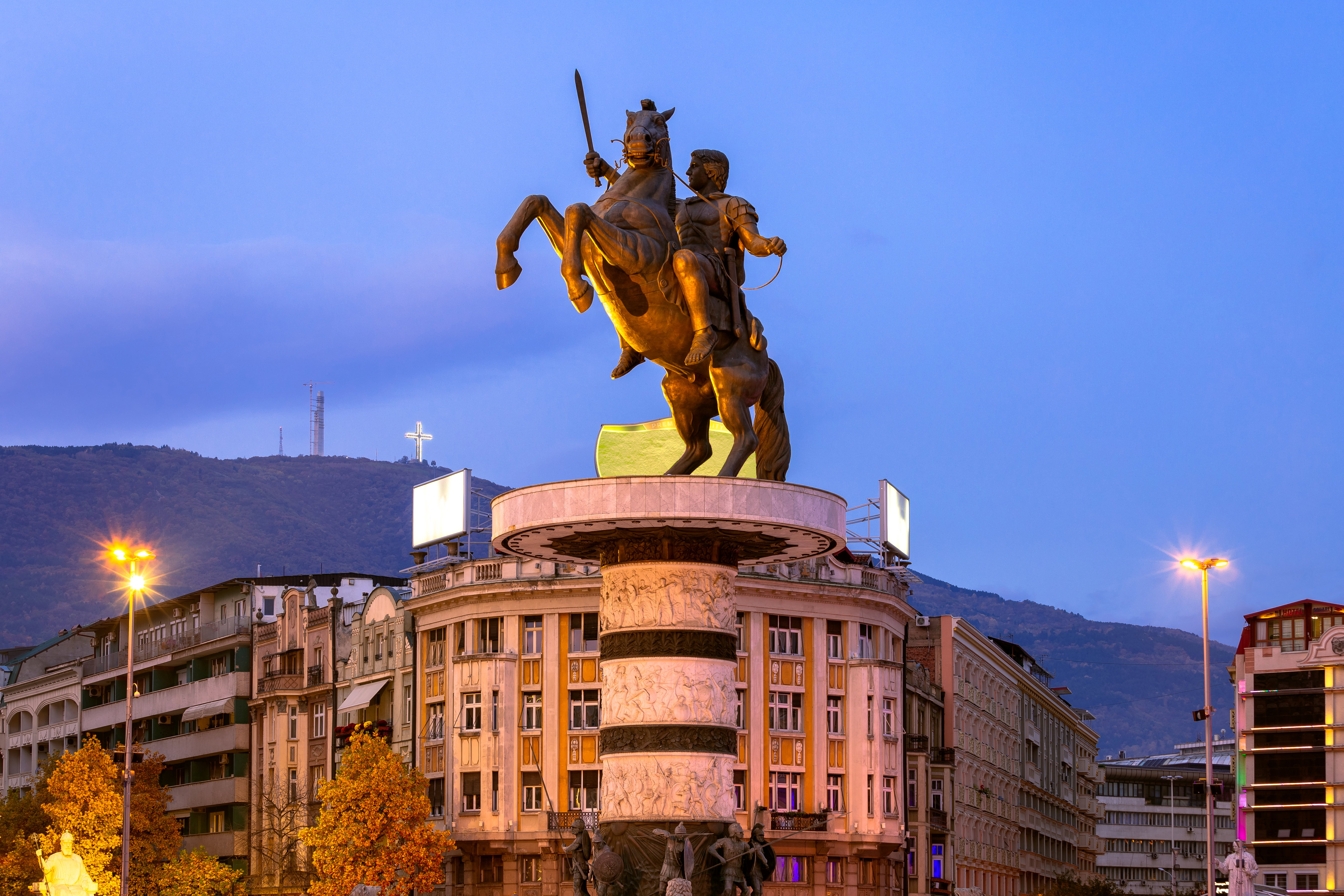 Skopje wieczorową porą