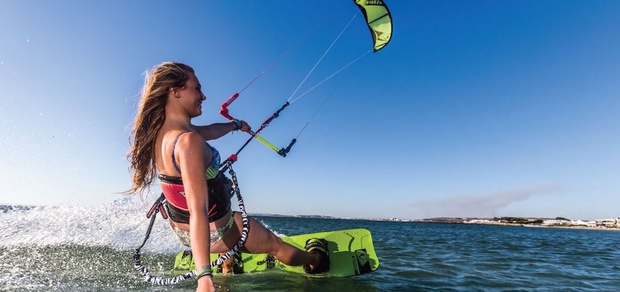 Kitesurfing with Dukite