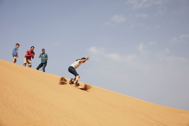 Large-DTCM_D01S02_Sandboarding_C951