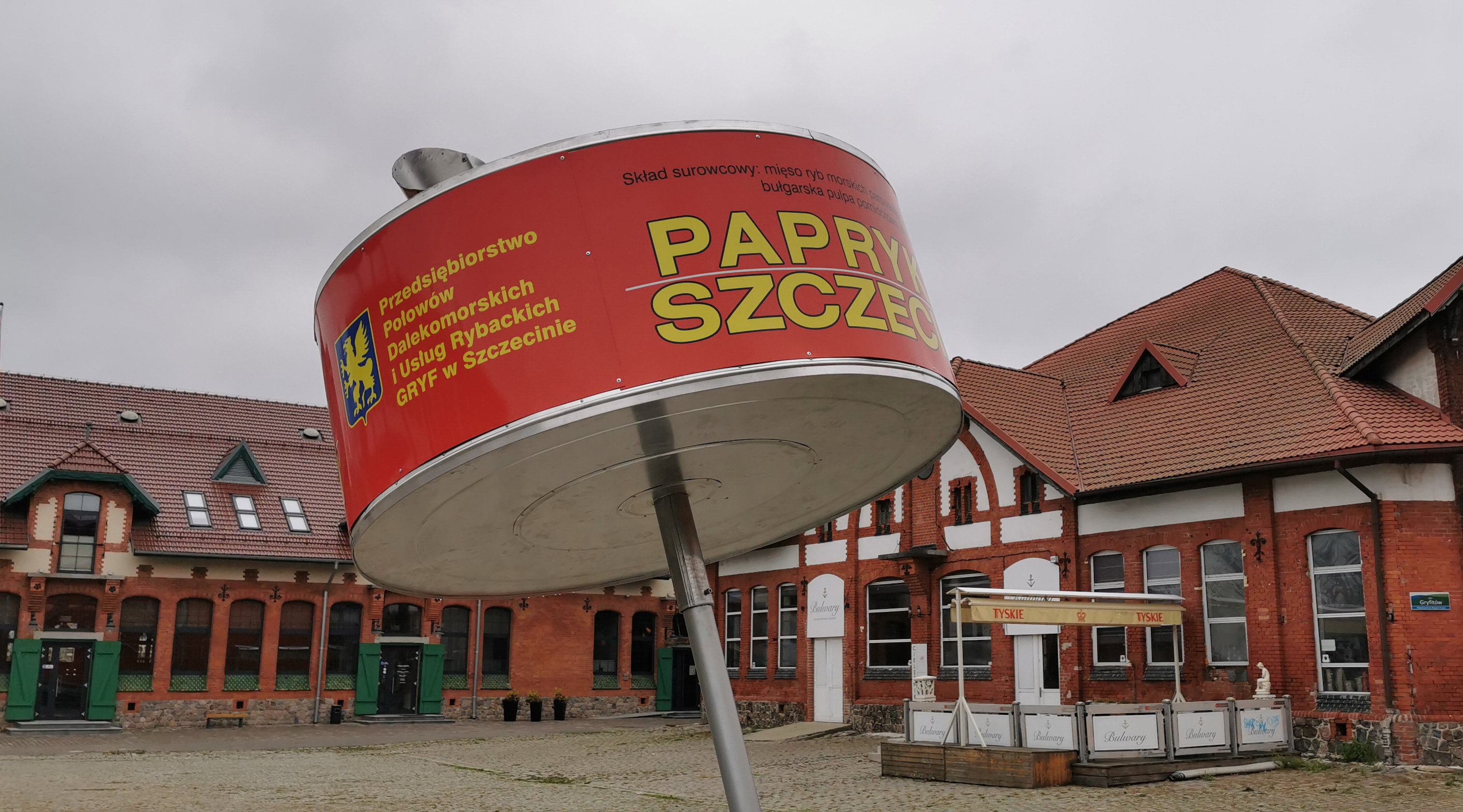 Pomnik paprykarza to jedna z najbardziej kontrowersyjnych instalacji. Ma tyle samo zwolenników, co przeciwników
