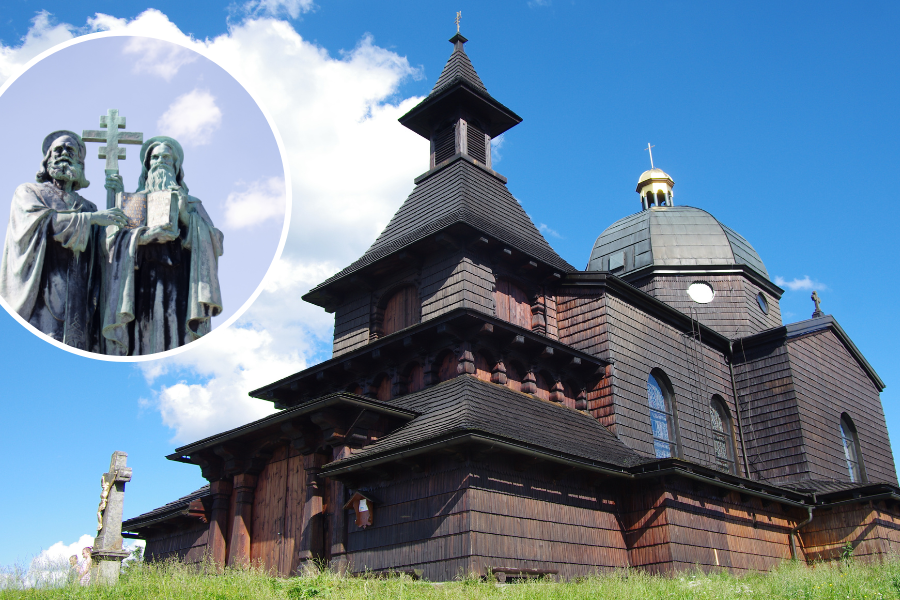 Na szczycie Radhošť  (1129 m n.p.m.)  znajduje się kaplica  pw. św. św. Cyryla  i Metodego, a także  rzeźby obu świętych  z lat 1896–1898