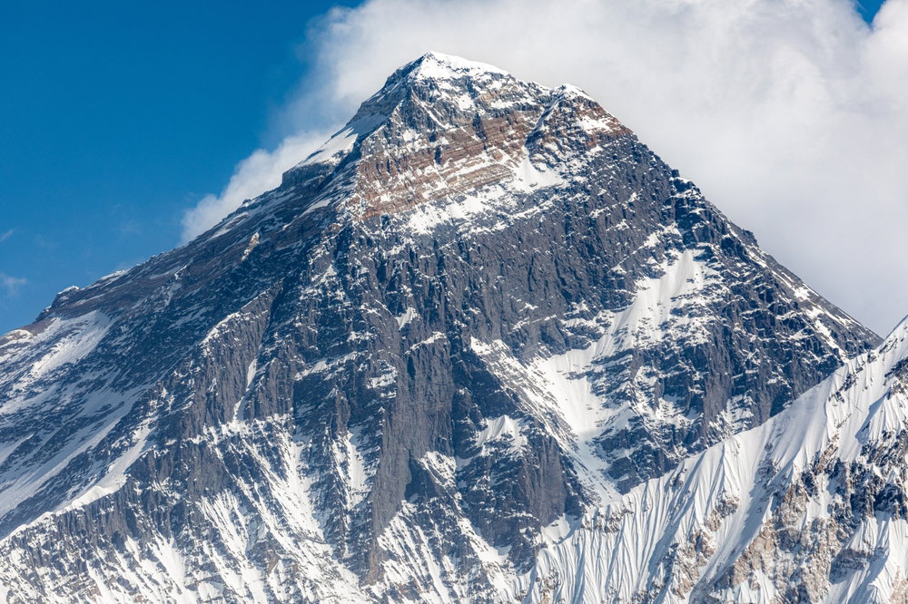 Mount Everest to cmentarz śmiałków, którzy za marzenia zapłacili życiem. Spoczywa tam ponad 300 ciał