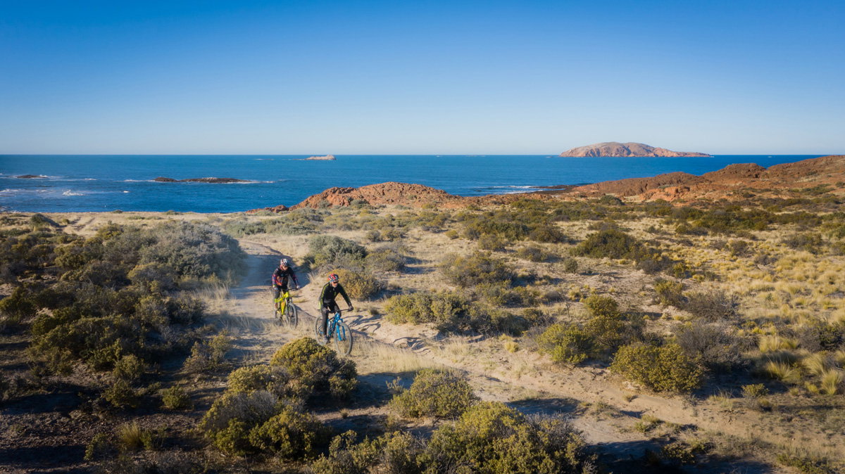 Zjawiskowe wybrzeże w nowym rezerwacie Azul Provincial Park w Argentynie