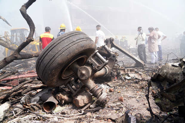 Katastrofa lotnicza w Indiach, fot. Siddharaj Solanki/Bloomberg via Getty Images