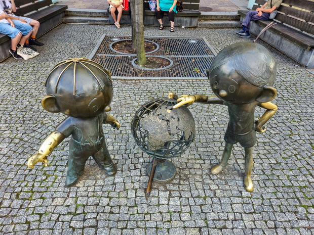 Pomnik Bolka i Lolka, bohaterów kultowej kreskówki