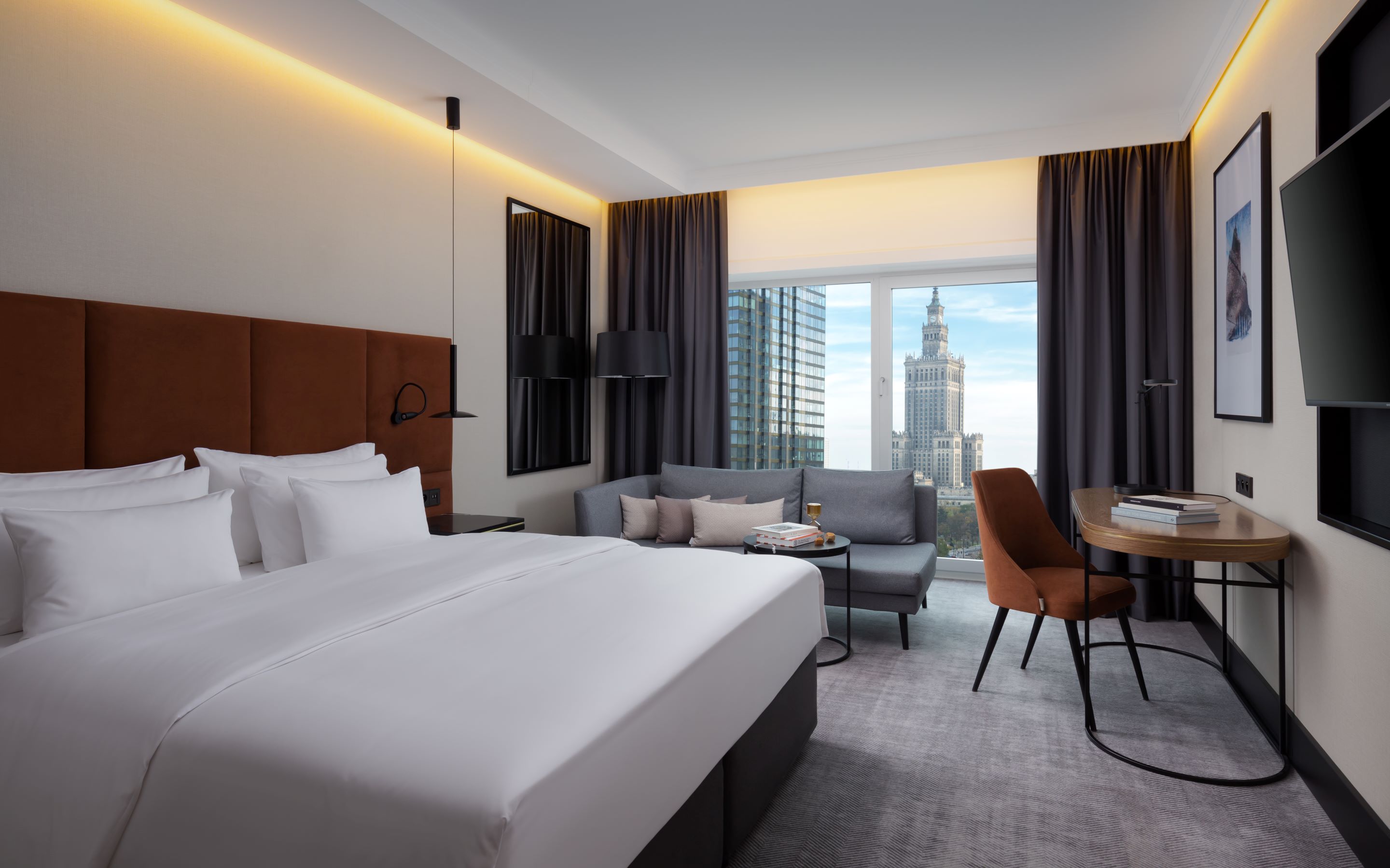 RCWarsaw_premium_room_cityview