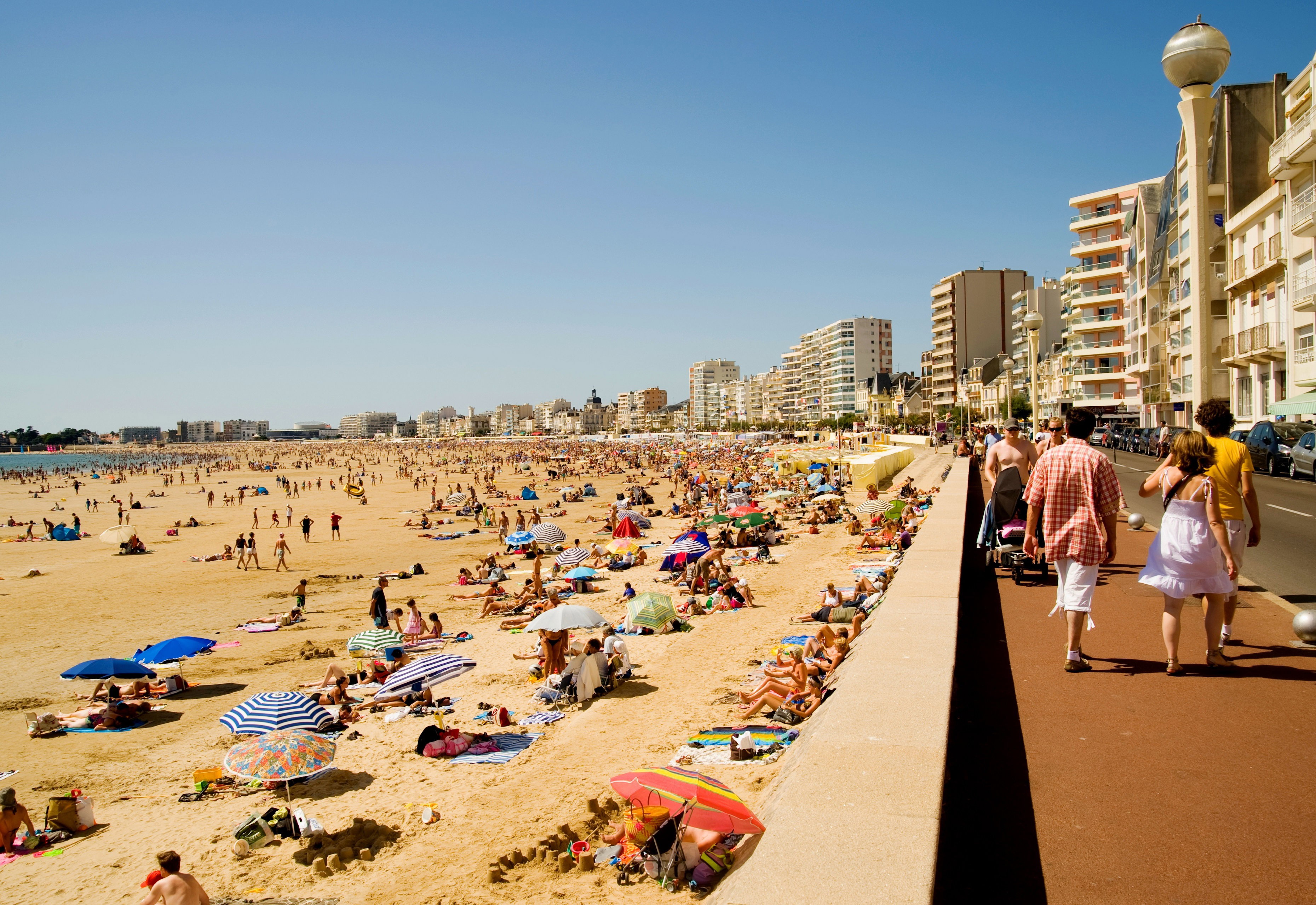 Plaża i promenada w Les Sables-d'Olonne