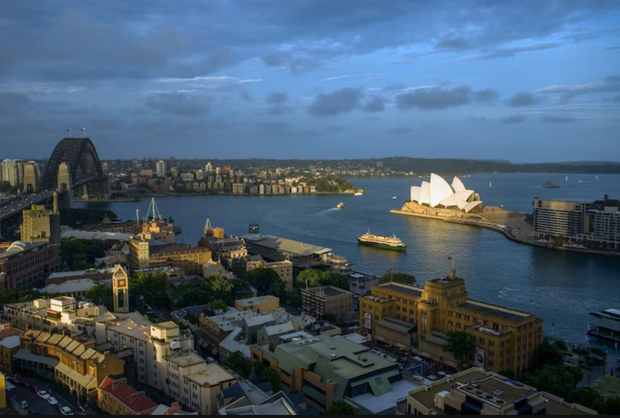 Widok na Zatokę Sydney z Operą będącą symbolem miasta, 2007 r. / fot. Annie Griffiths, Nat Geo Image Collection