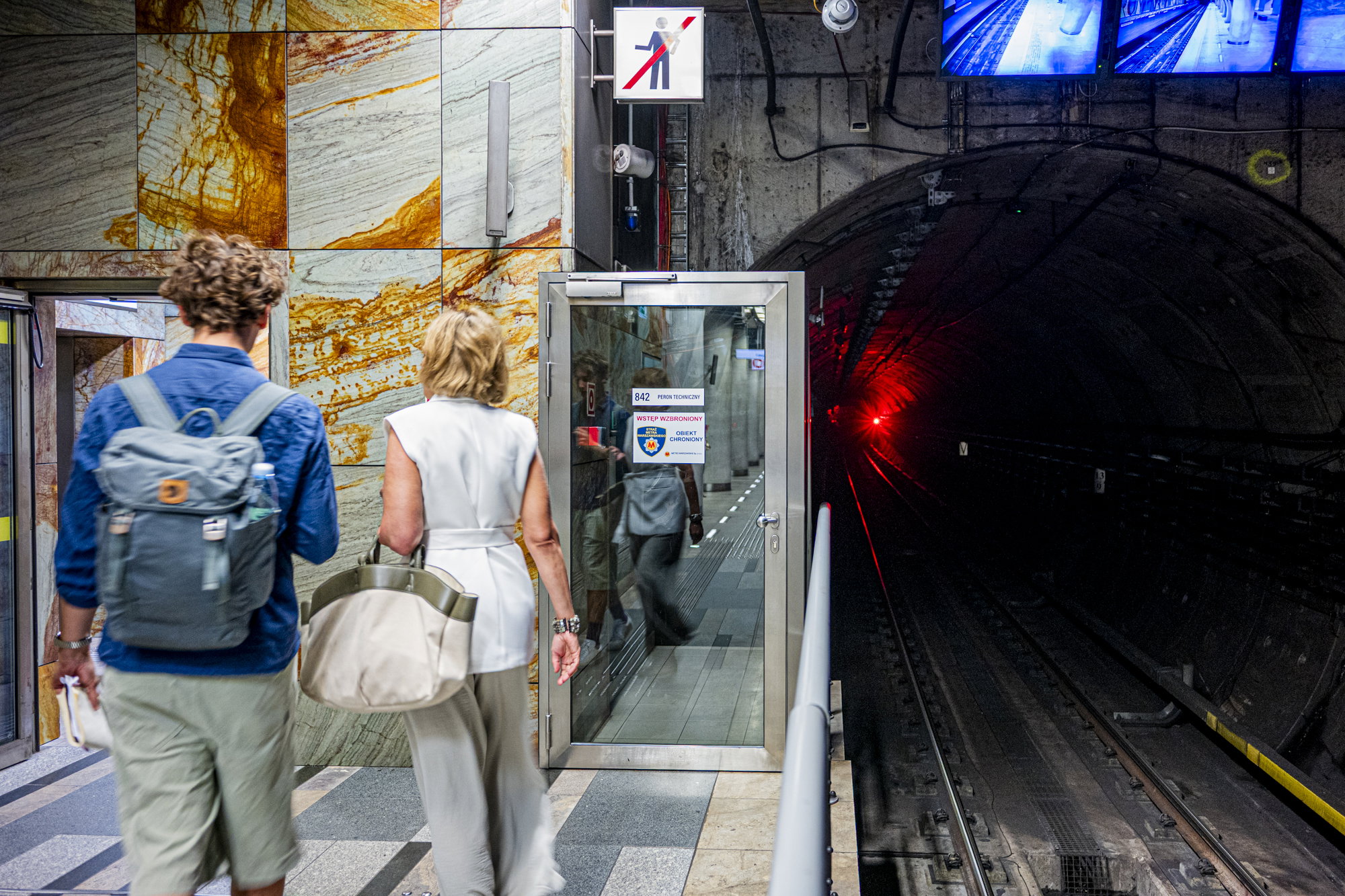 podziemna warszawa metro