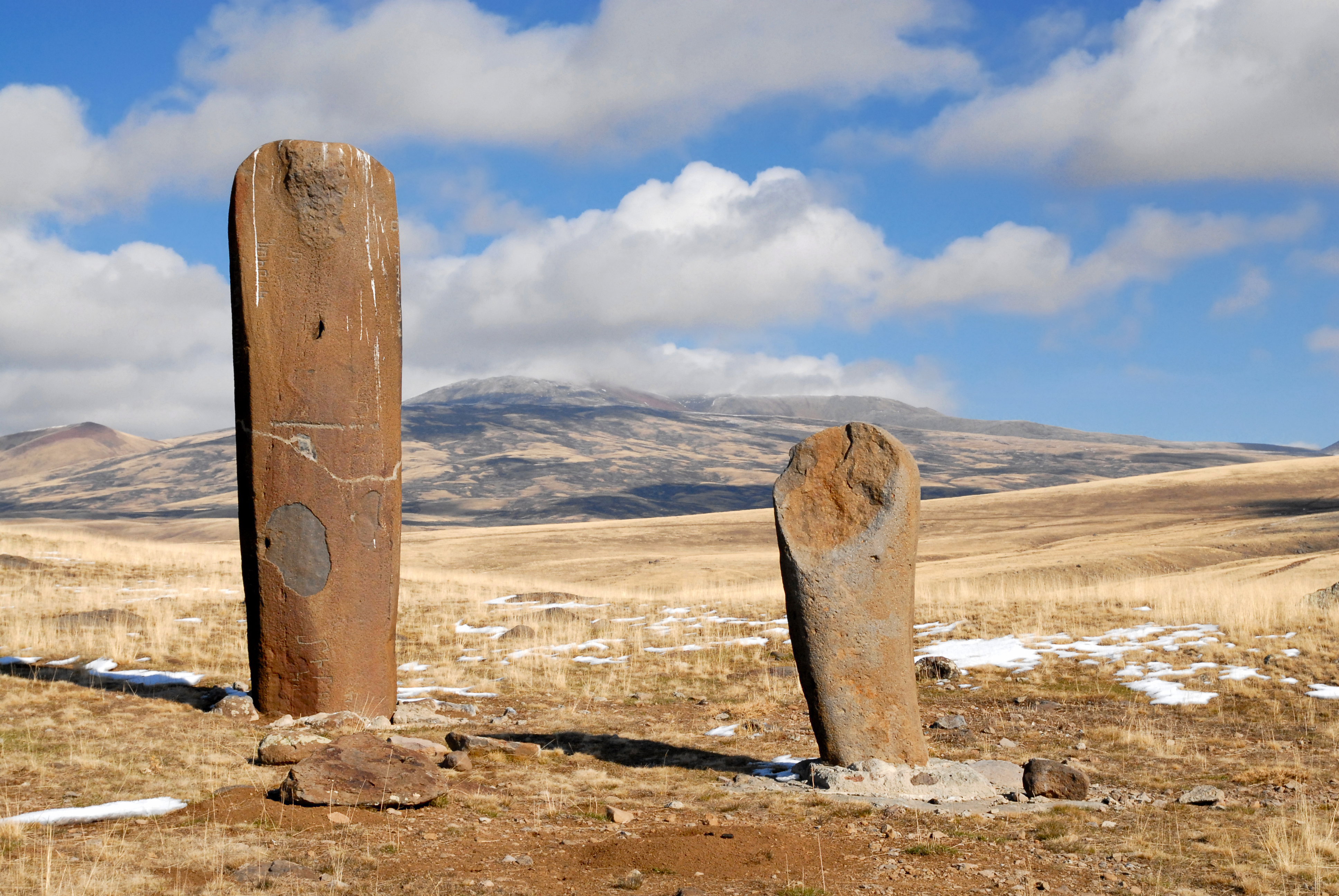 „Smocze kamienie” są zdecydowanie starsze od piramid. Archeolodzy na tropie zagadki
