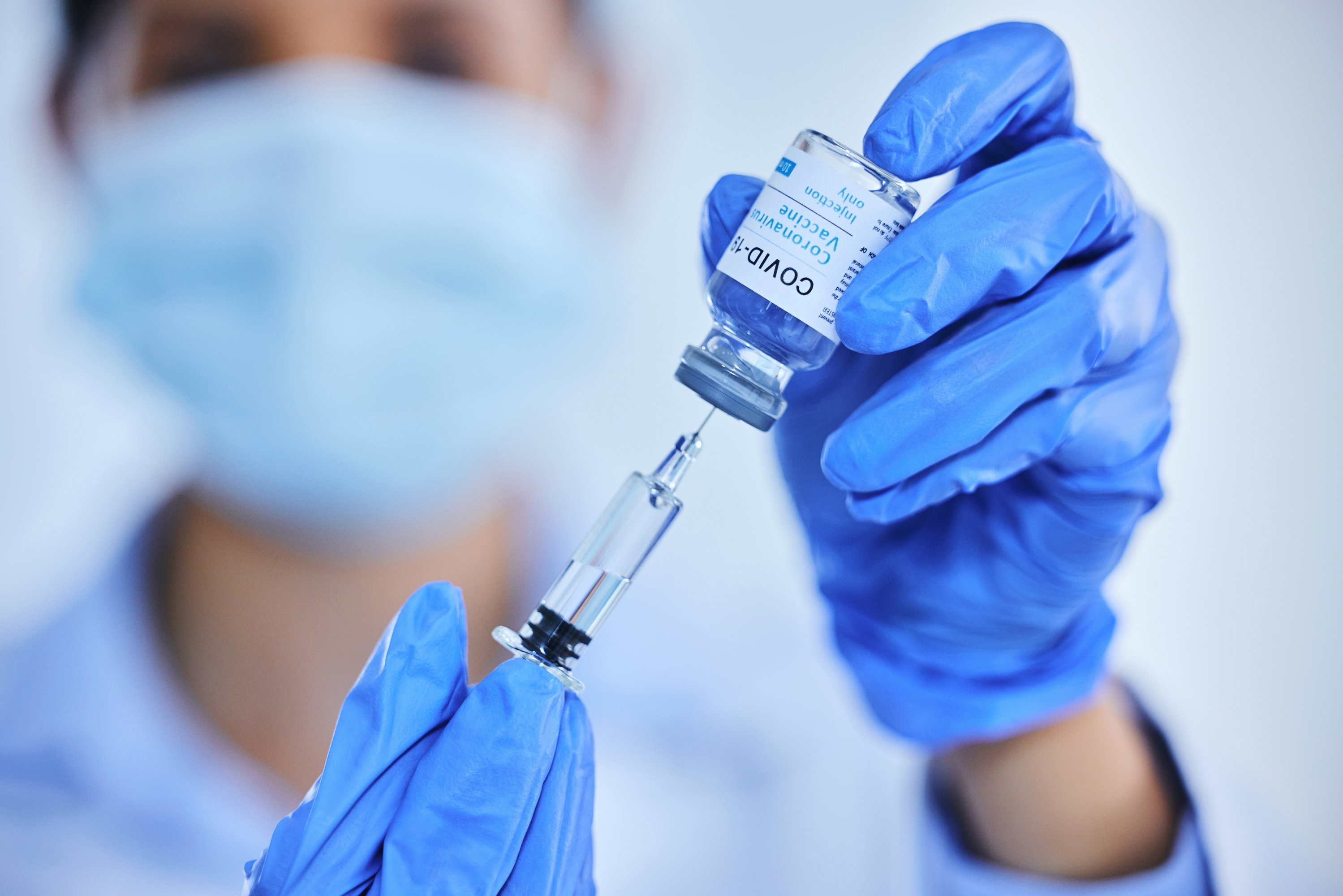 Szczepionka mRNA COVID-19 niemal podwaja przeżywalność chorych na raka