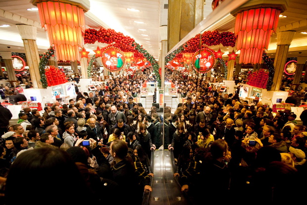 Black Friday stał się nie tylko dniem polowania na okazje, ale i początkiem sezonu świątecznych zakupów