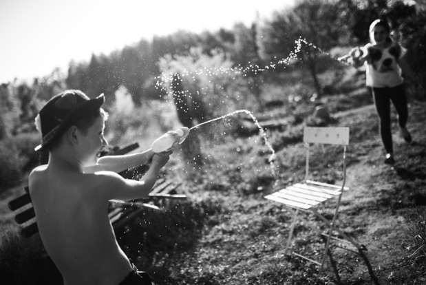 Kategoria Fotoreportaż. Wyróżnienie: ELWIRA KRUSZELNICKA, ULOTNE CHWILE LATA