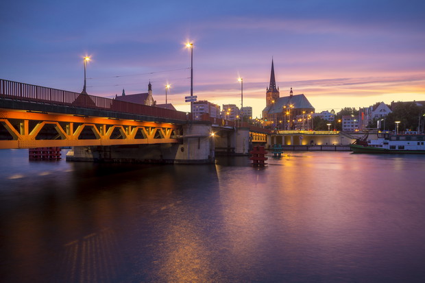 3. Mosteczku, podnieś się