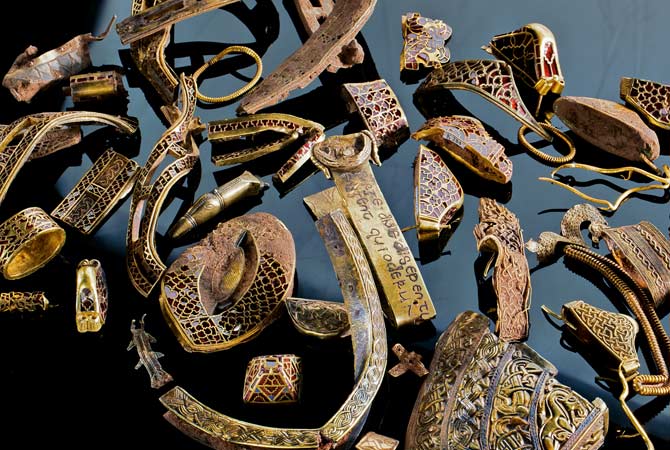 01-staffordshire-treasure-3500-pieces-670
