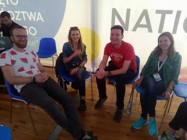 Busem przez świat: Karol i Ola oraz Michał Cessanis - wicenaczelny Travelera i Agnieszka Franus - redaktor naczelna National Geographic Polska