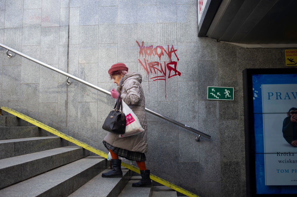 Pandemia koronawirusa może pochłonąć miliony istnień (fot. Getty Images)