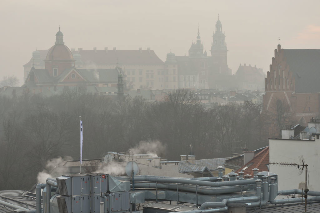 Kraków i Warszawa są jednymi z najbardziej zanieczyszczonych miast na świecie (fot. Getty Images)