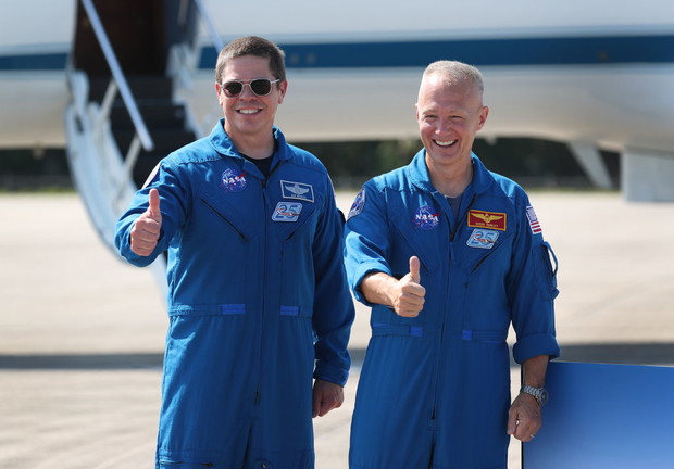 Załoga SpaceX Dragon Crew: Bob Behnken (po lewej) and Doug Hurley (po prawej). (Photo by Joe Raedle/Getty Images)
