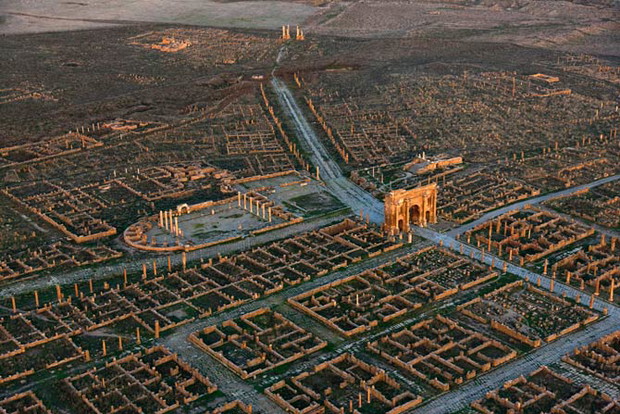 05-thamugadi-algeria-city-layout-670