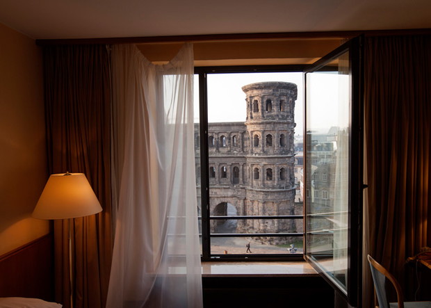 14-porta-nigra-trier-germany-670