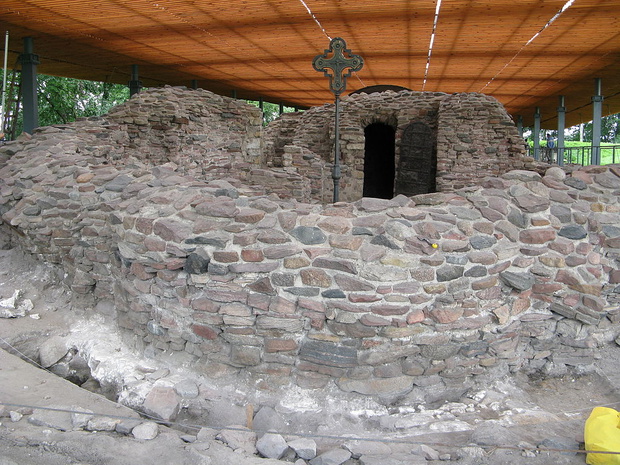 Palatium na Ostrowie Lednickim. Czy tu mieszkała Przedsława
