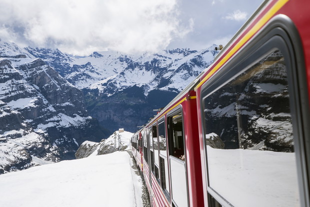 Szwajcarski Jungfrau: narty z „dziewicą”
