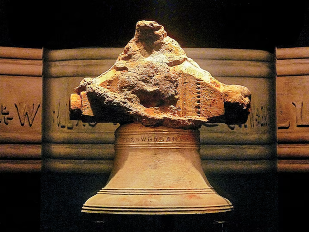 Odkryty w 1985 roku, brązowy dzwon okrętowy z napisem „The Whydah Gally 1716” stanowił ostateczne potwierdzenie, że wrak znaleziony u wybrzeży Cape Cod to rzeczywiście Whydah.