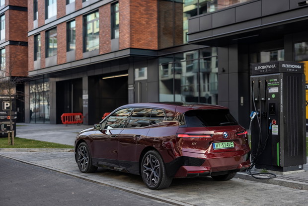 BMW iX