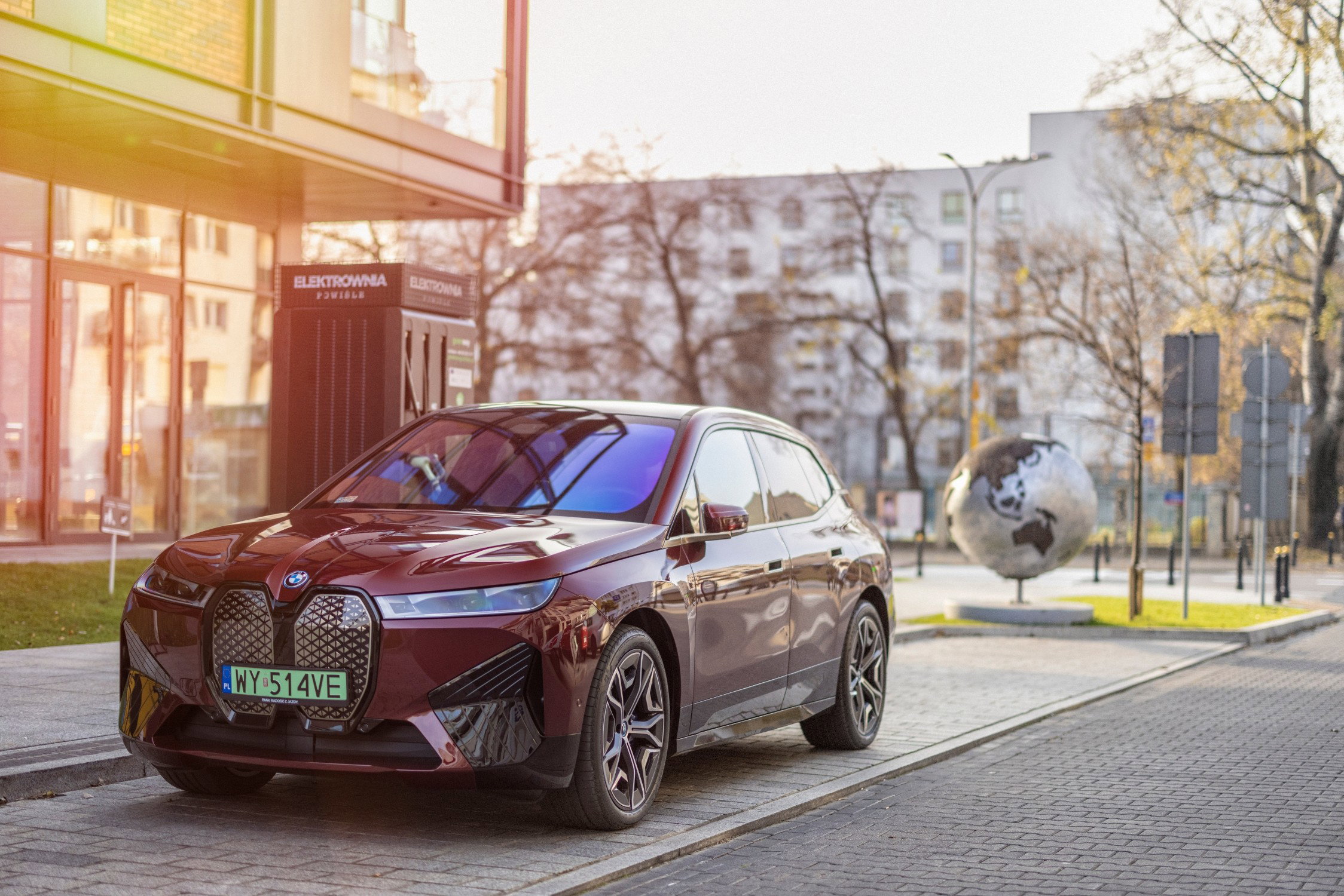 BMW iX