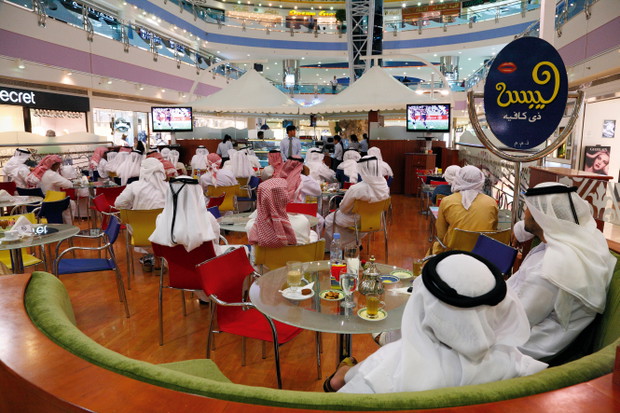 Kawiarniaw centrum handlowym Marina Mall