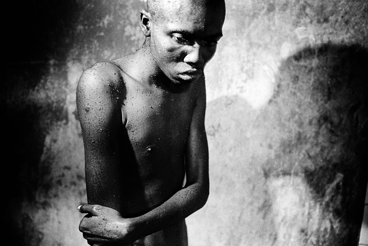 Uważane za najcenniejsze kamienie szlachetne na świecie. Mieszkańcy Sierra leone płacą za nie najwyższą cenę.