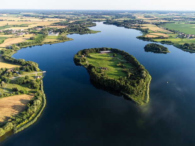 Książęcą włócznię odkryto niedaleko siedziby piastowskiej na jeziorze Lednica