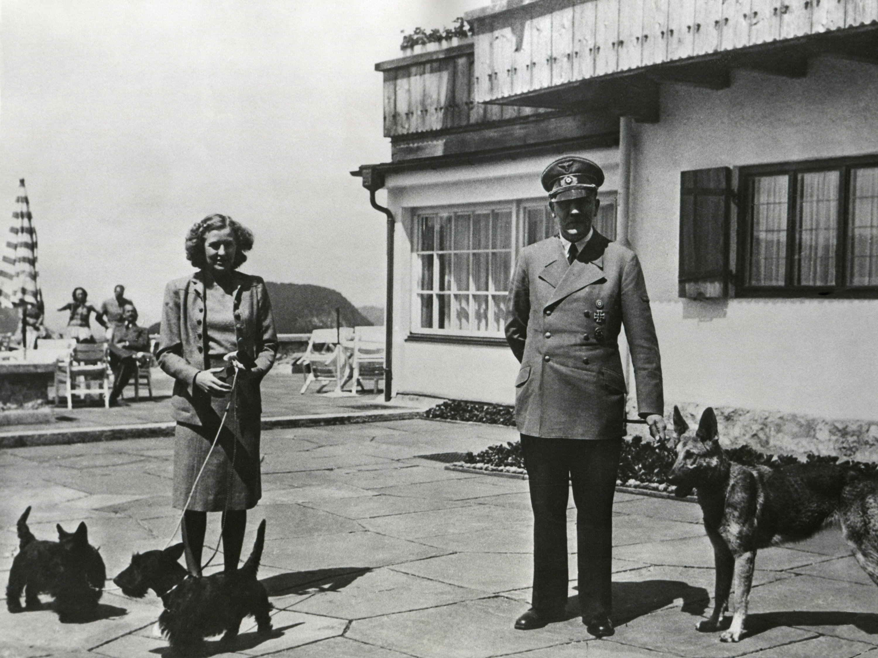 Adolf Hitler z Evą Braun