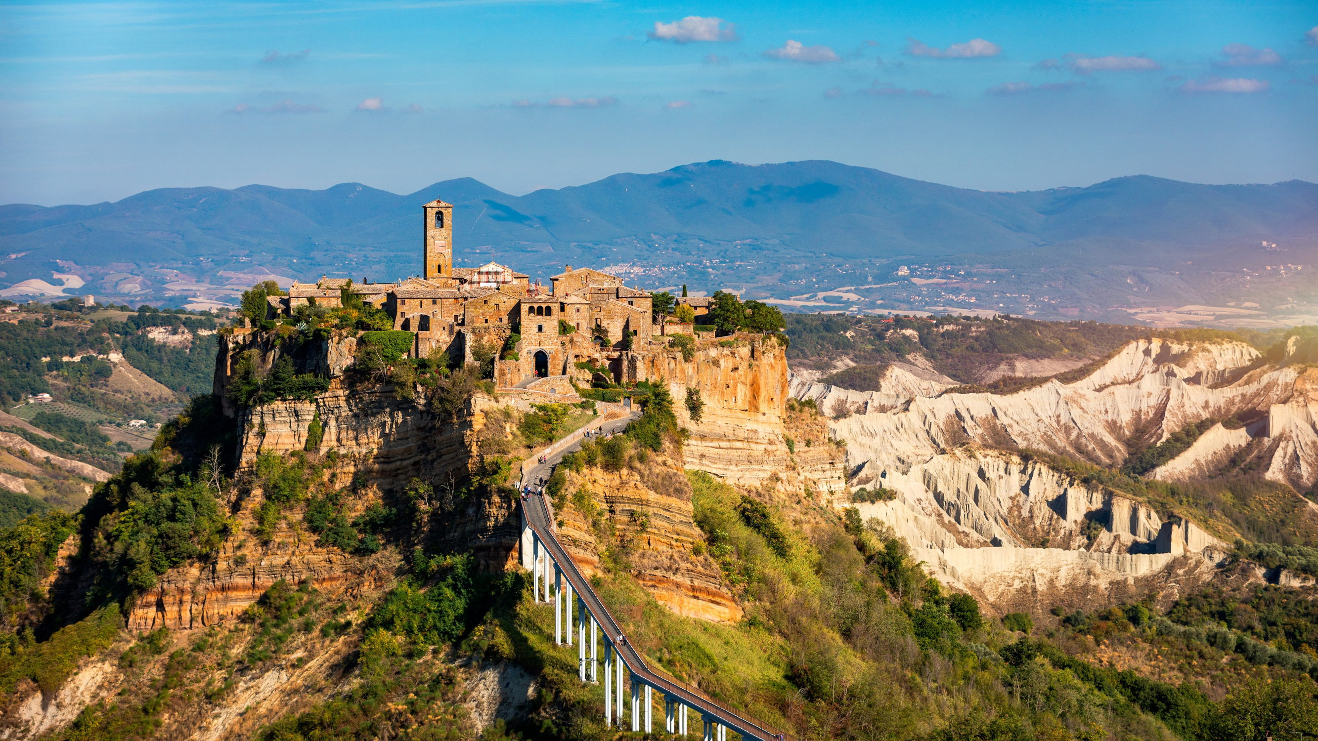 Civita di Bagnoregio – niezwykłe miasto na skale w sercu Włoch