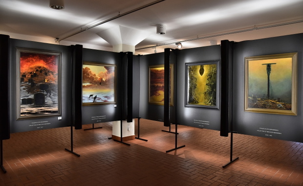 Wystawa prac Zdzisława Beksińskiego w Muzeum Historycznym w Sanoku