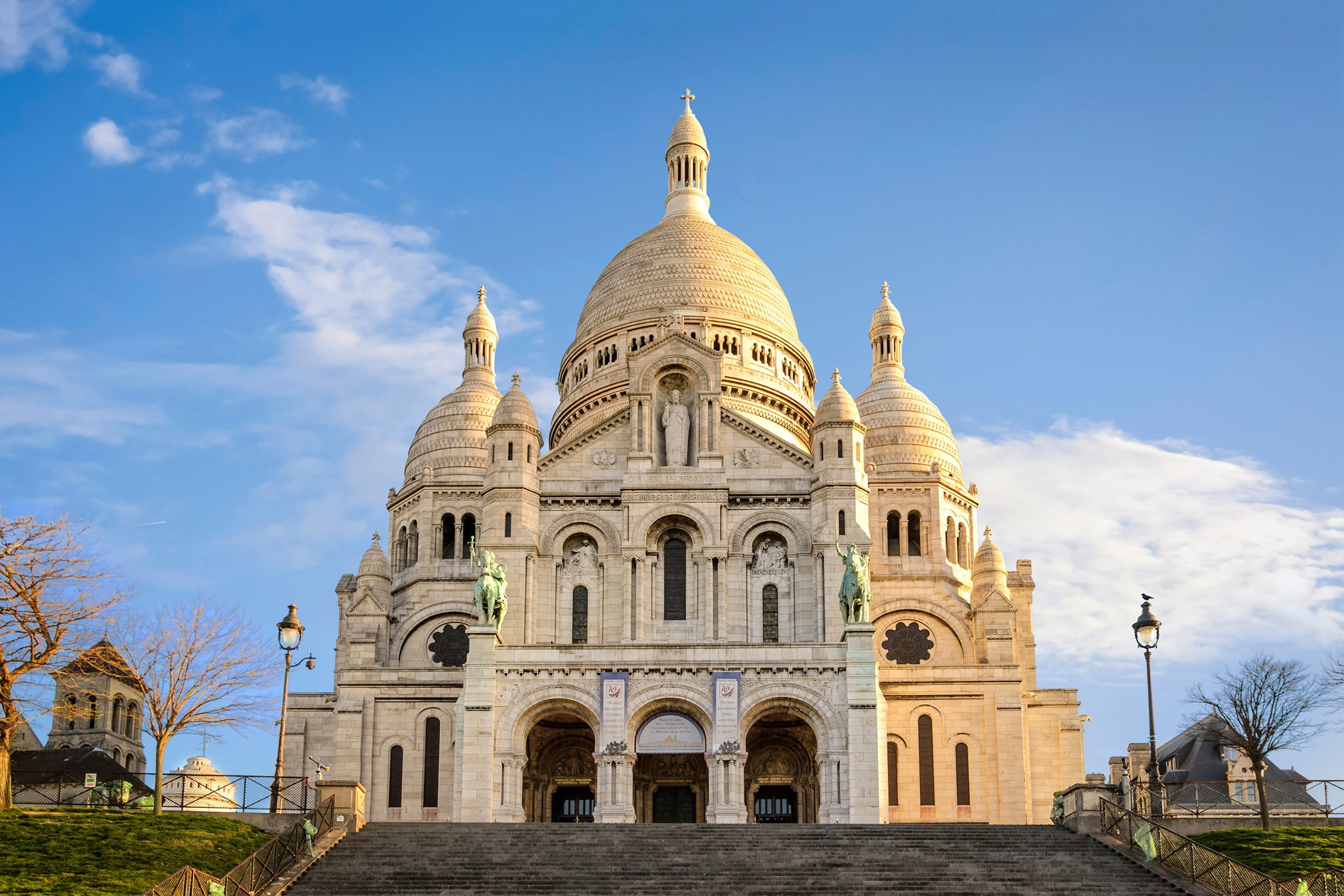 Sacre Coeur to jedna z najniezwyklejszych atrakcji Paryża
