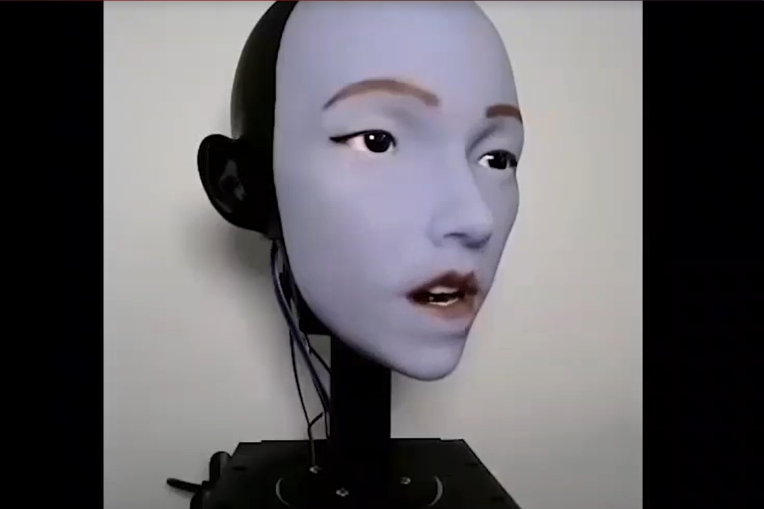 Ten robot nauczył się mówić dzięki YouTube. Sztuczna inteligencja w akcji