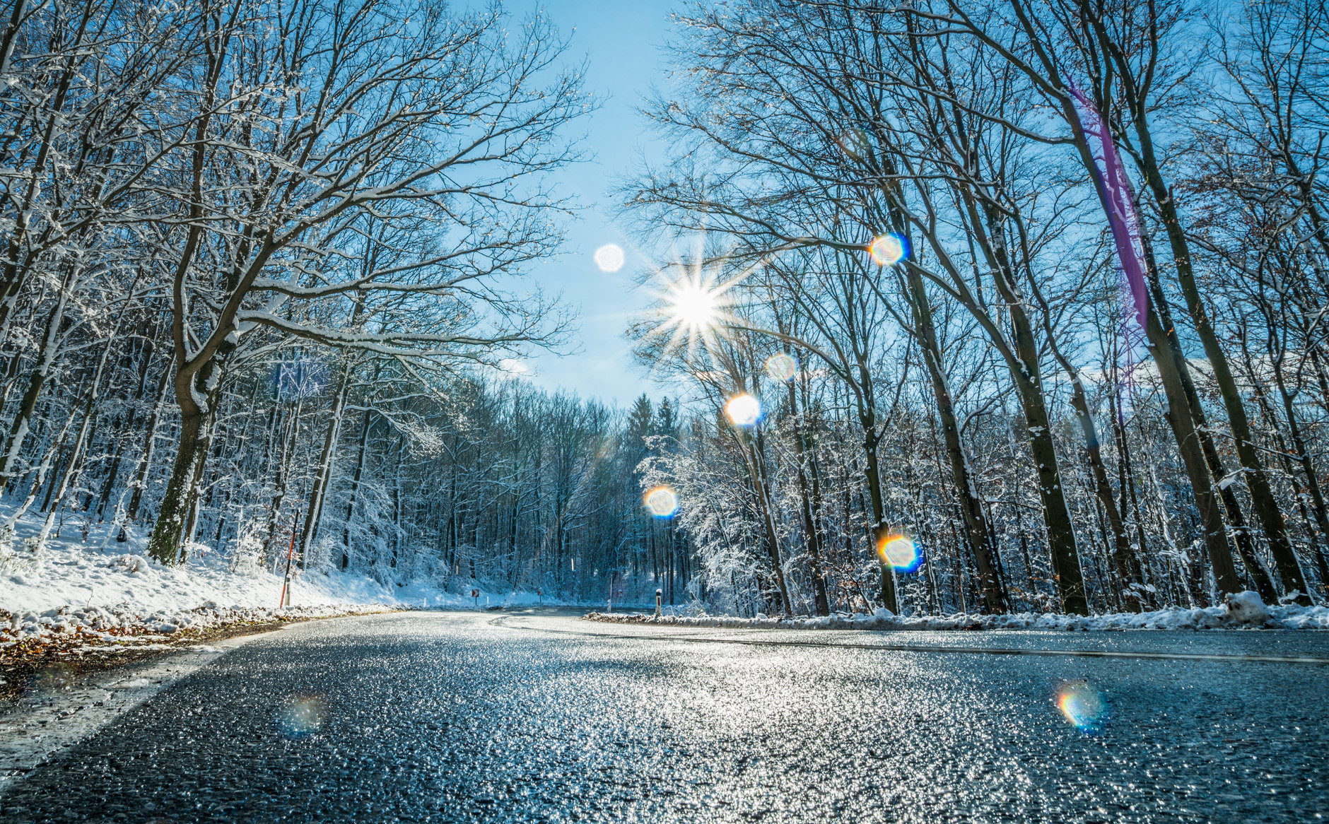Inwersja, supercooling i „czarny lód”. Ciekawostki o gołoledzi