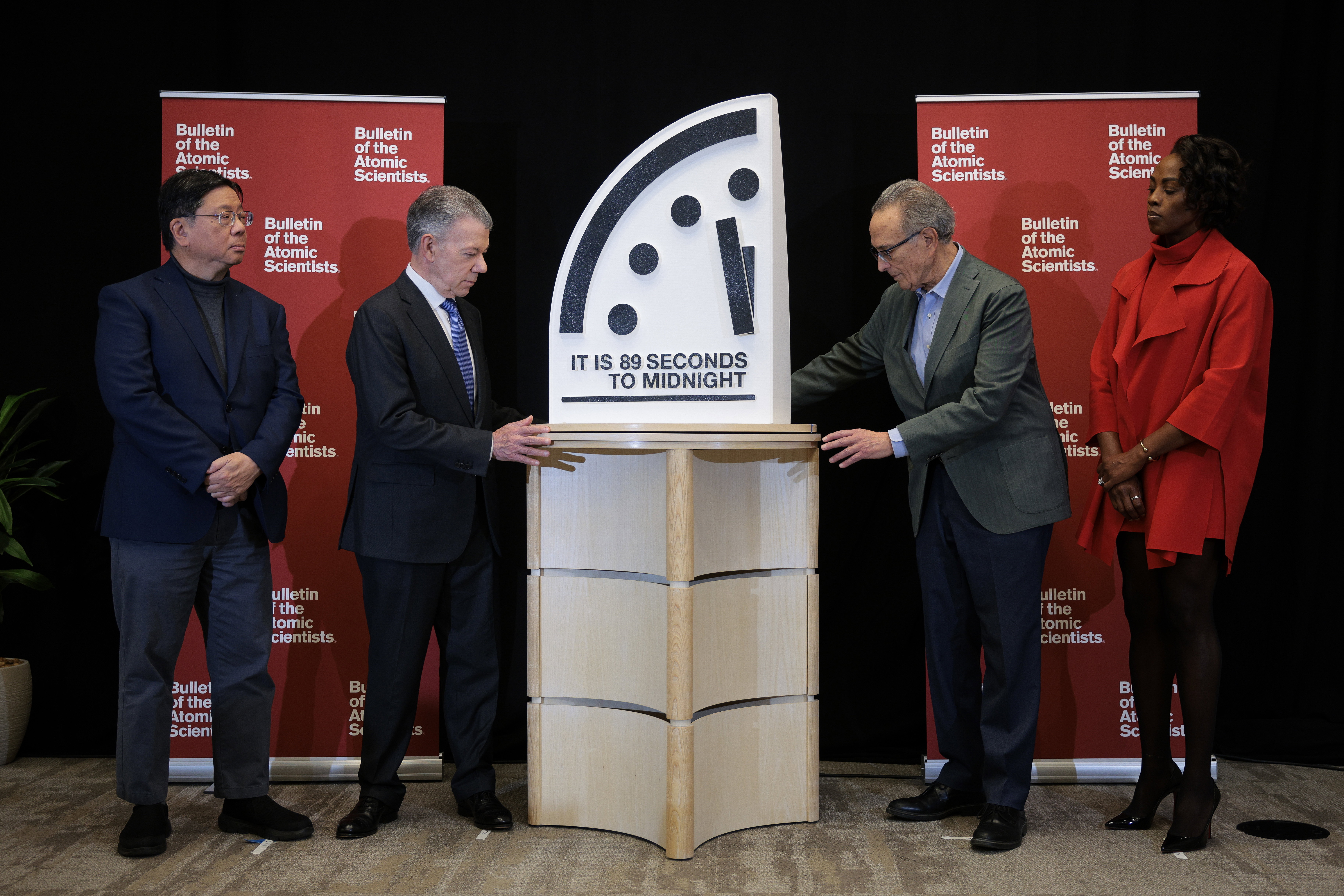 „Zegar zagłady” znów przesunięty. Według naukowców do końca ludzkości pozostało 85 „sekund”