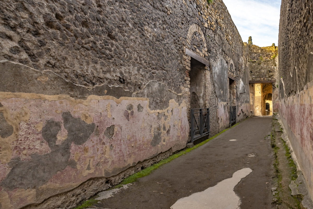 Rysunki i wyznania miłosne na ścianach. Sensacyjne odkrycie w Pompejach