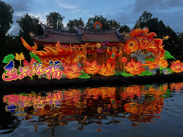 Dekoracje noworoczne River Hongbao 2026